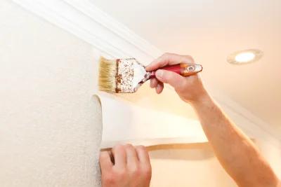Pose de papier peint à Combles — revêtements muraux et toiles de verre
